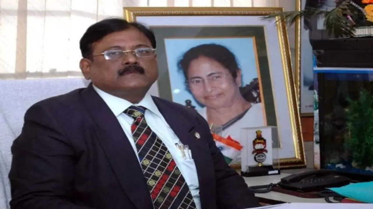 করোনা আক্রান্ত শ্রম প্রতিমন্ত্রী নির্মল মাজি, কো মর্বিডিটি থাকায় উদ্বেগে চিকিৎসকেরা করোনা আক্রান্ত শ্রম প্রতিমন্ত্রী নির্মল মাজি, কো মর্বিডিটি থাকায় উদ্বেগে চিকিৎসকেরা