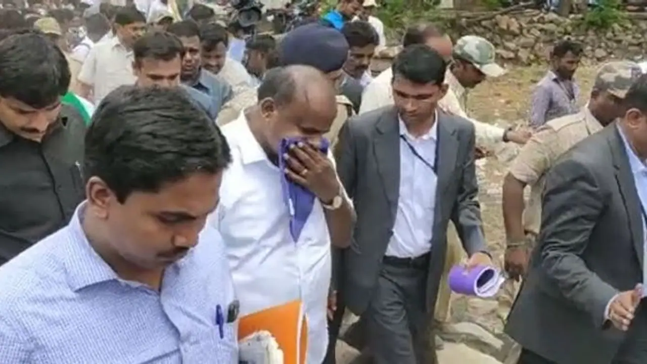 ಎಚ್ಡಿಕೆ ಗ್ರಾಮವಾಸ್ತವ್ಯ 2: ರಾಯಚೂರಿನ ಕರೇಗುಡ್ಡ, ಬೀದರ್ನ ಉಜಿಳಾಂಬ ಭೇಟಿ ಎಚ್ಡಿಕೆ ಗ್ರಾಮವಾಸ್ತವ್ಯ 2: ರಾಯಚೂರಿನ ಕರೇಗುಡ್ಡ, ಬೀದರ್ನ ಉಜಿಳಾಂಬ ಭೇಟಿ