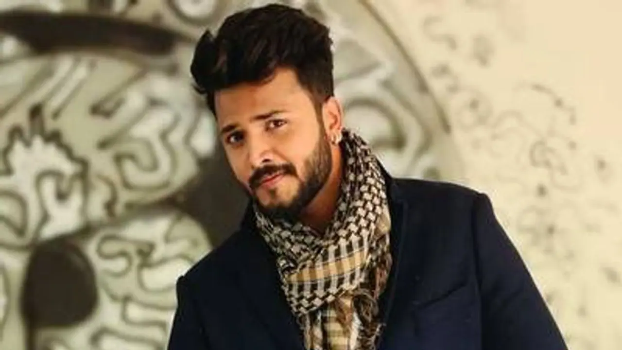 ತಾಳಿ ಕಟ್ಟೋ ಟೈಂನಲ್ಲಿ ಪಂಚೆ ಬಿದ್ದೋದ್ರೆ ಏನ್‌ ಮಾಡ್ತೀರಾ ಕೇಳಿದ್ರೆ ವಿಜಯ್‌ ಸೂರ್ಯ ತರ್ಲೆ ಉತ್ತರ ಕೇಳಿ! 