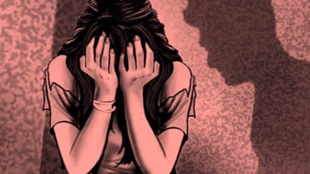Andhra Pradesh: 16 year old minor girl locked up for a week, gang raped by 6 people