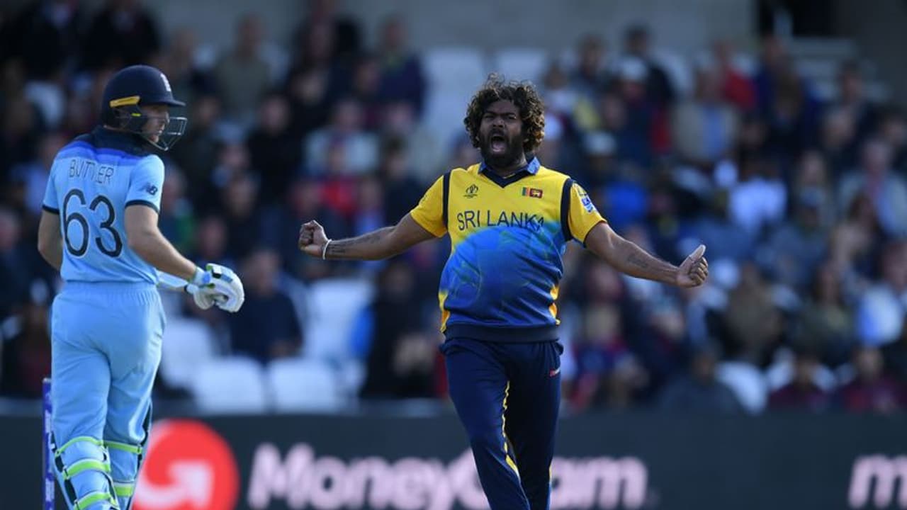 ലോകകപ്പ് വിക്കറ്റ് വേട്ടയില് 'ഫിഫ്റ്റി' അടിച്ച് മലിംഗ, ഇനി മുന്നിലുള്ളത് മൂന്നു പേര് മാത്രം ലോകകപ്പ് വിക്കറ്റ് വേട്ടയില് 'ഫിഫ്റ്റി' അടിച്ച് മലിംഗ, ഇനി മുന്നിലുള്ളത് മൂന്നു പേര് മാത്രം