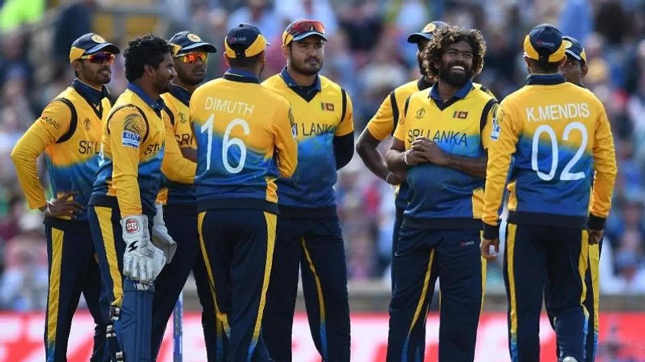 ఐసిసి ప్రపంచ కప్: అదరగొట్టిన ఫెర్నాండో, మలింగ... ఉత్కంఠ పోరులో విండీస్ పై శ్రీలంకదే విజయం ఐసిసి ప్రపంచ కప్: అదరగొట్టిన ఫెర్నాండో, మలింగ... ఉత్కంఠ పోరులో విండీస్ పై శ్రీలంకదే విజయం