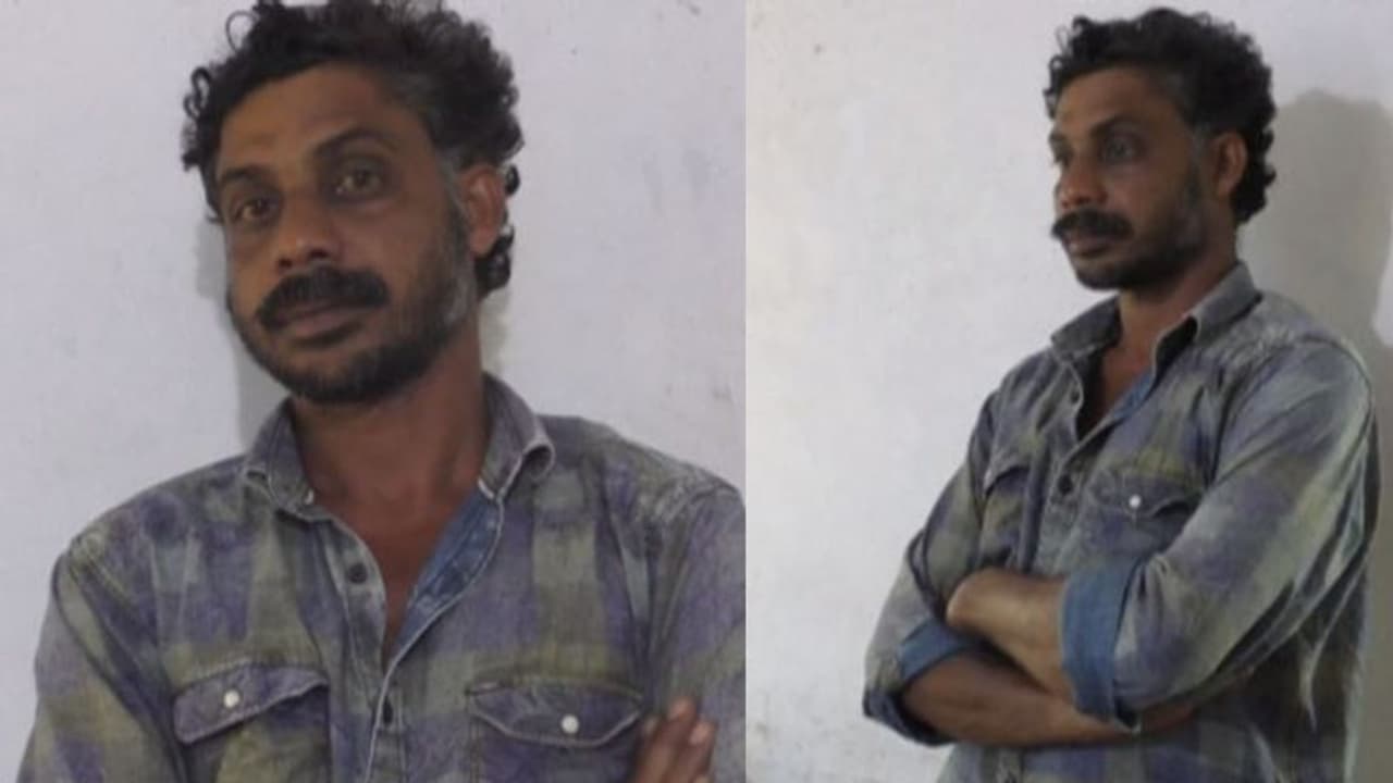 കഞ്ചാവ് കേസിലെ പ്രതി പ്രത്യേക അപേക്ഷയിലൂടെ പരോളിലിറങ്ങി; ഹാഷിഷ് ഓയിലുമായി വീണ്ടും പിടിയില് കഞ്ചാവ് കേസിലെ പ്രതി പ്രത്യേക അപേക്ഷയിലൂടെ പരോളിലിറങ്ങി; ഹാഷിഷ് ഓയിലുമായി വീണ്ടും പിടിയില്