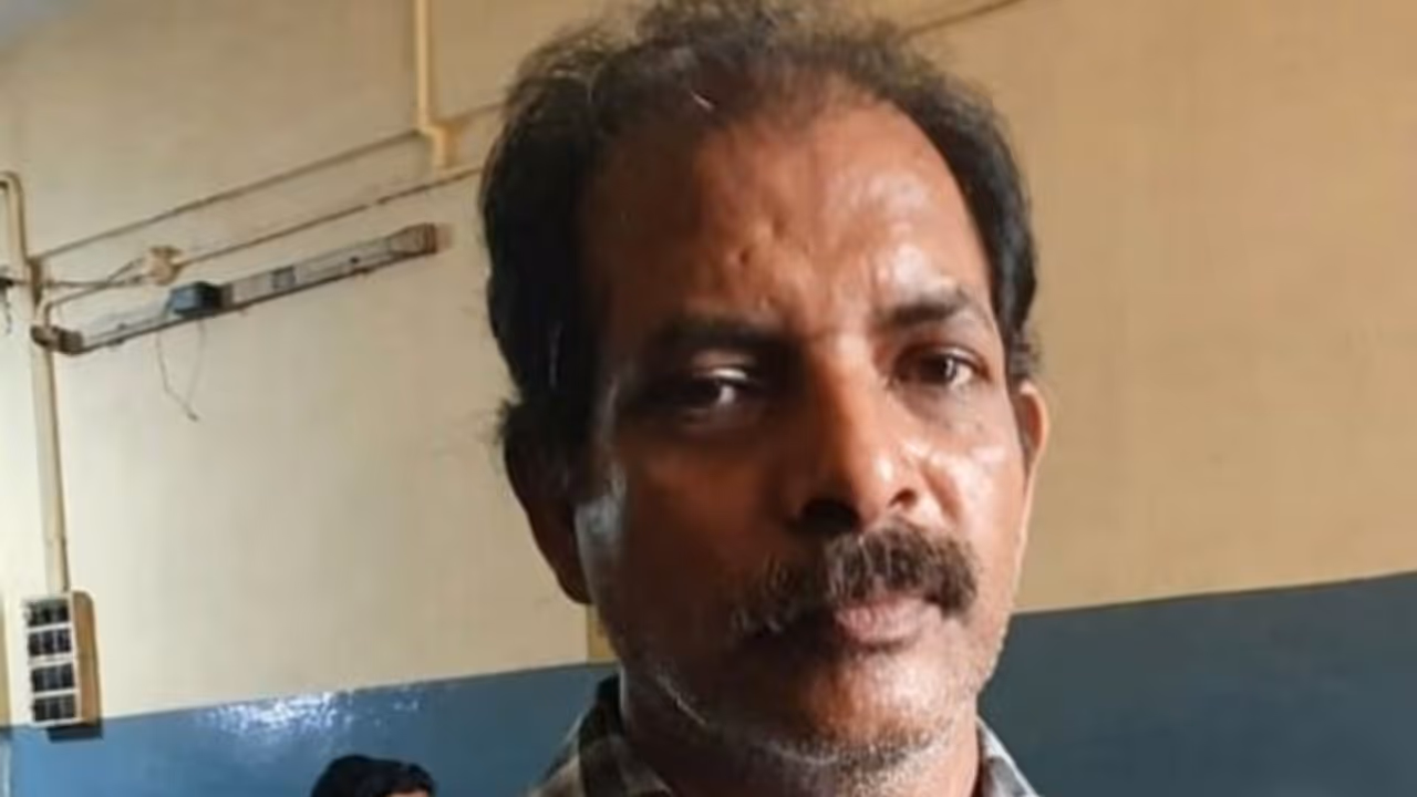 താമരശ്ശേരിയിൽ ഹോട്ടൽ ജീവനക്കാരനു നേരെ മുഖംമൂടി ആക്രമണം താമരശ്ശേരിയിൽ ഹോട്ടൽ ജീവനക്കാരനു നേരെ മുഖംമൂടി ആക്രമണം