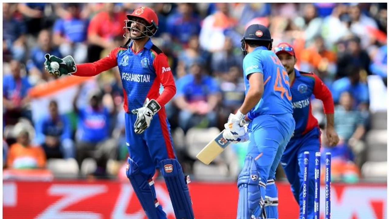 ಕೊಹ್ಲಿ ಬಳಗಕ್ಕೆ ಒಪ್ಪೊ, ಆಫ್ಘನ್ ತಂಡಕ್ಕೆ ಅಮುಲ್: ಇದು ಲಾಭದ ಕಮಾಲ್! ಕೊಹ್ಲಿ ಬಳಗಕ್ಕೆ ಒಪ್ಪೊ, ಆಫ್ಘನ್ ತಂಡಕ್ಕೆ ಅಮುಲ್: ಇದು ಲಾಭದ ಕಮಾಲ್!