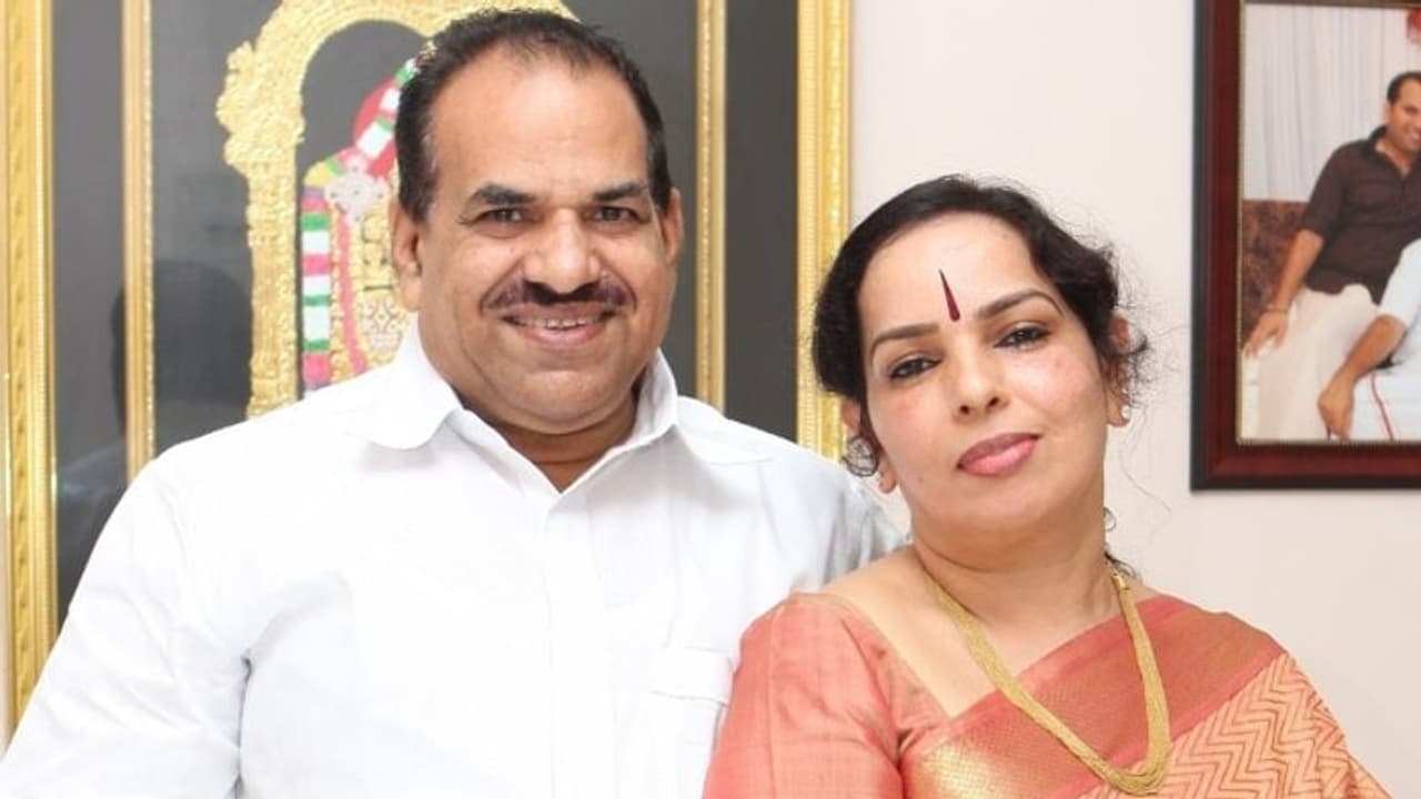 കോടിയേരിയുടെ വാദം തള്ളി പരാതിക്കാരി; 'കോടിയേരിയുടെ ഭാര്യ വിനോദിനി തന്നെ വന്നു കണ്ടു' കോടിയേരിയുടെ വാദം തള്ളി പരാതിക്കാരി; 'കോടിയേരിയുടെ ഭാര്യ വിനോദിനി തന്നെ വന്നു കണ്ടു'