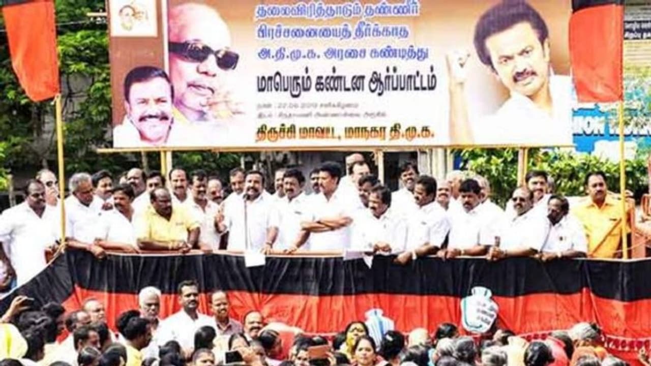 காங்கிரசே வேண்டாம்… கூட்டணிக்குள் கும்மியடித்த கே.என்.நேரு ! காங்கிரசே வேண்டாம்… கூட்டணிக்குள் கும்மியடித்த கே.என்.நேரு !