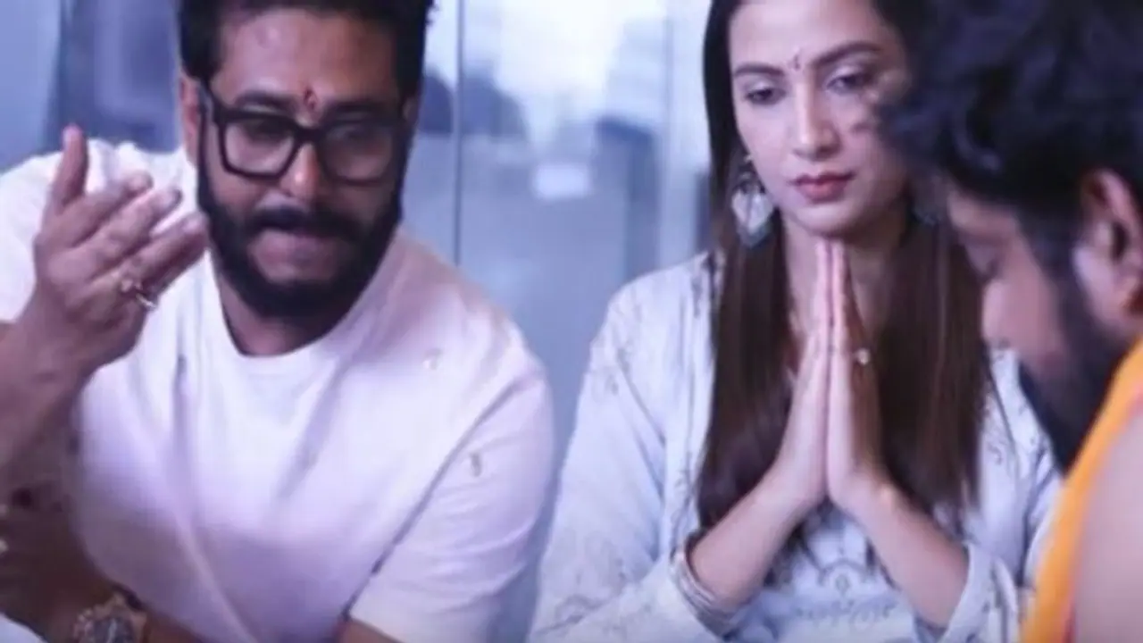 বউ হিসেবে কেমন শুভশ্রী! সোশ্যাল মিডিয়ায় নিজেই জানালেন রাজ