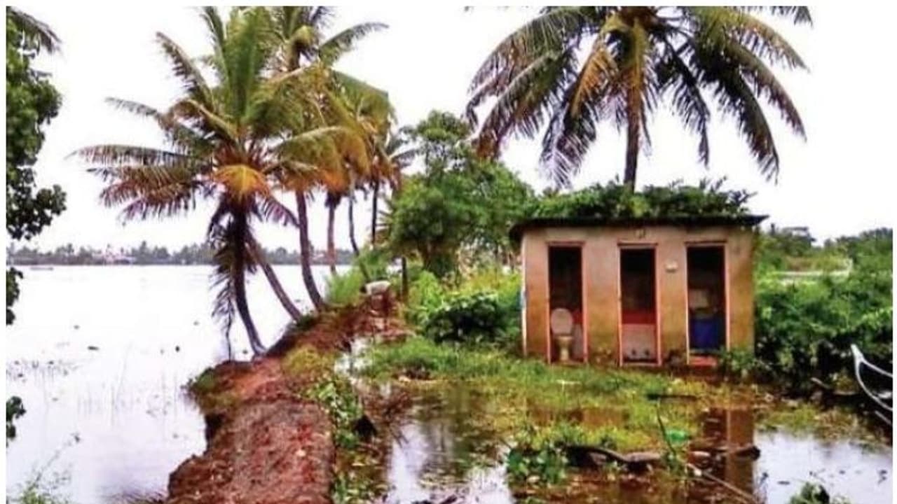 പമ്പിങ്ങ് ആരംഭിച്ചില്ല; കുട്ടനാട്ടിൽ രണ്ടാം കൃഷി വൈകുന്നു, വീടുകൾ വെള്ളക്കെട്ടിൽ പമ്പിങ്ങ് ആരംഭിച്ചില്ല; കുട്ടനാട്ടിൽ രണ്ടാം കൃഷി വൈകുന്നു, വീടുകൾ വെള്ളക്കെട്ടിൽ