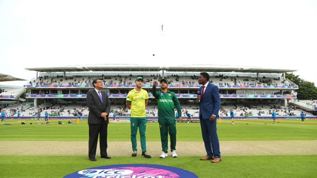 ক্রিকেটের মক্কায় প্রোটিয়াদের বিরুদ্ধে আগে ব্যাট পাকিস্তানের! বাদ পড়লেন ভারতের জামাই ক্রিকেটের মক্কায় প্রোটিয়াদের বিরুদ্ধে আগে ব্যাট পাকিস্তানের! বাদ পড়লেন ভারতের জামাই