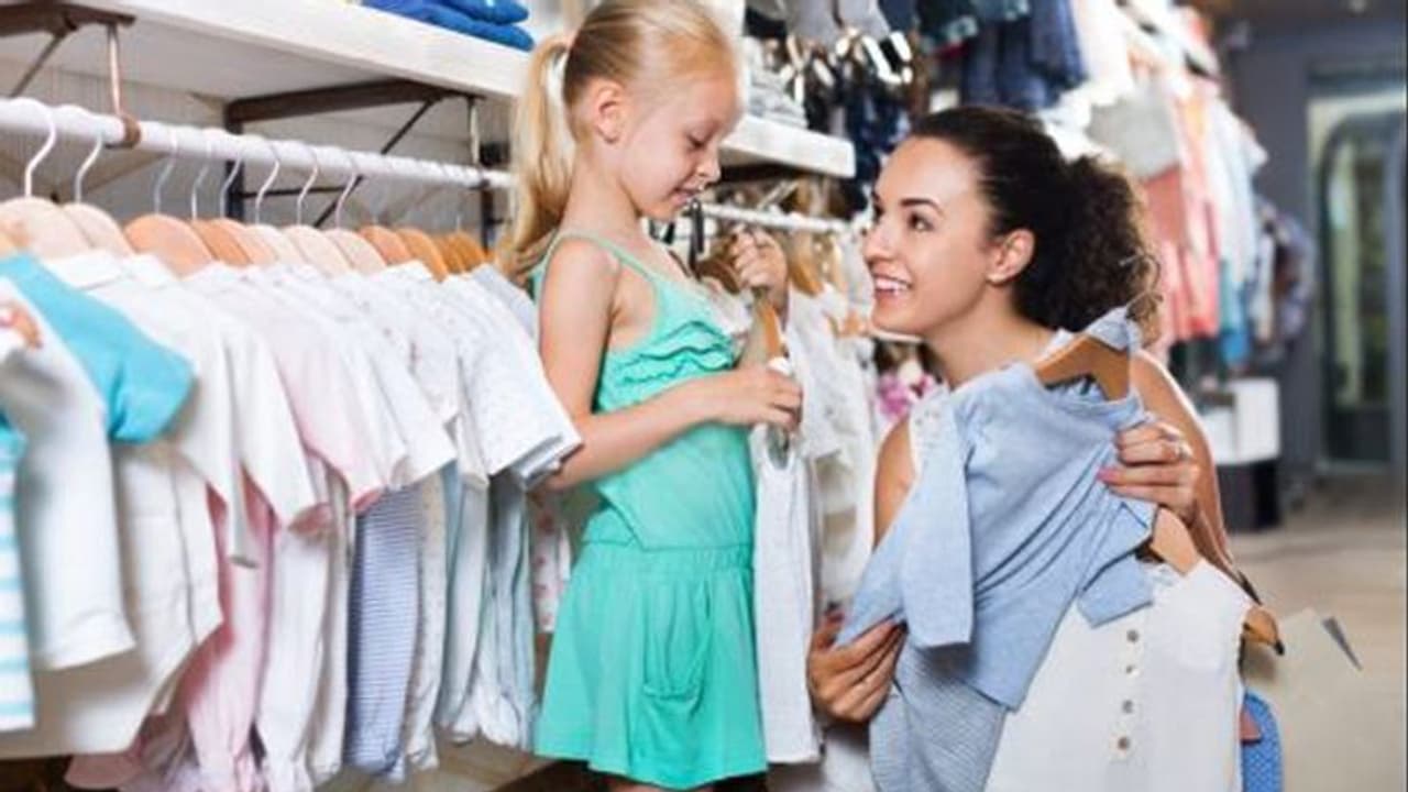 രക്ഷിതാക്കളുടെ ശ്രദ്ധയ്ക്ക്; കുട്ടികൾക്ക് വസ്ത്രം വാങ്ങുമ്പോൾ ശ്രദ്ധിക്കേണ്ട കാര്യങ്ങൾ രക്ഷിതാക്കളുടെ ശ്രദ്ധയ്ക്ക്; കുട്ടികൾക്ക് വസ്ത്രം വാങ്ങുമ്പോൾ ശ്രദ്ധിക്കേണ്ട കാര്യങ്ങൾ