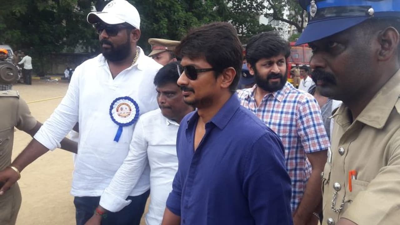 மகாத்மா காந்திக்கு ஏற்பட்ட நிலைதான் எடப்பாடிக்கும் நடக்கும்... அதிர வைக்கும் உதயநிதி..! மகாத்மா காந்திக்கு ஏற்பட்ட நிலைதான் எடப்பாடிக்கும் நடக்கும்... அதிர வைக்கும் உதயநிதி..!