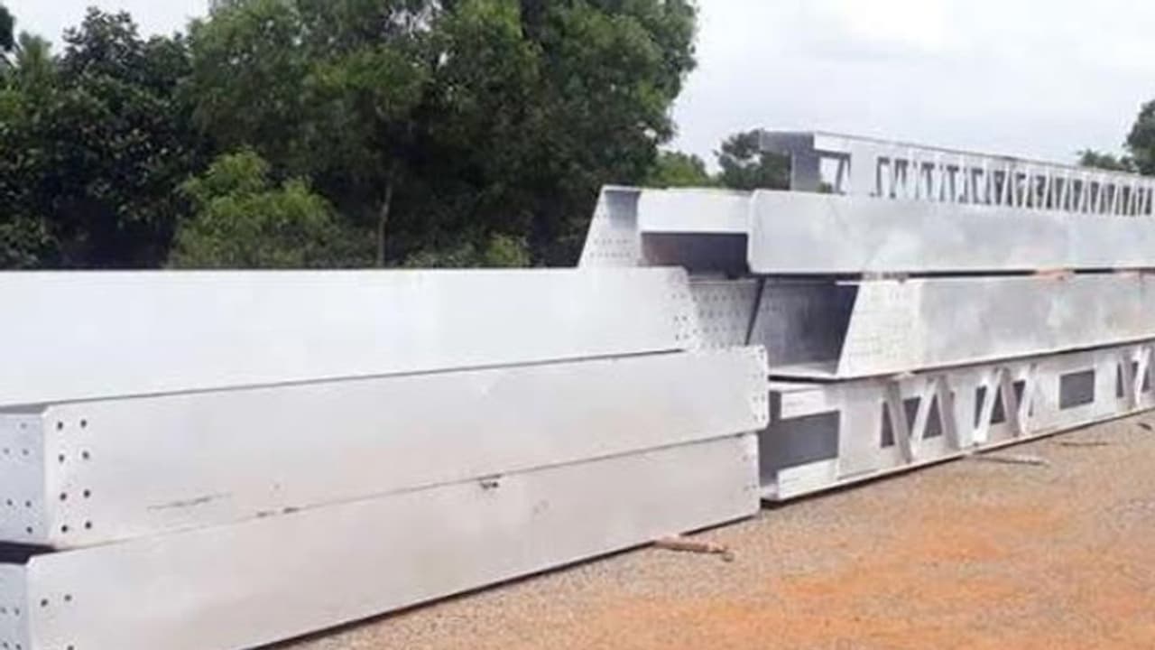 ഹരിപ്പാട് അമ്പലപ്പുഴ പാതയില് സ്റ്റീല് ഗര്ഡര് ഉപയോഗിച്ചുള്ള പാലം വരുന്നു ഹരിപ്പാട് അമ്പലപ്പുഴ പാതയില് സ്റ്റീല് ഗര്ഡര് ഉപയോഗിച്ചുള്ള പാലം വരുന്നു