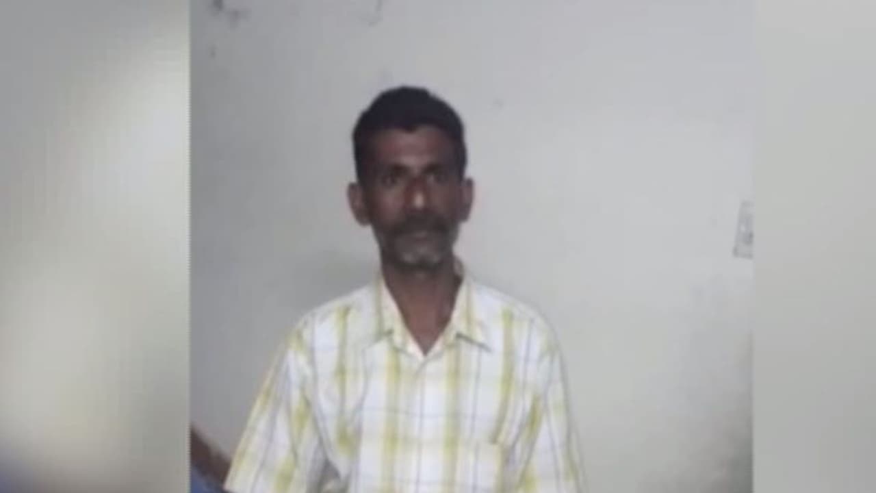 ഭിന്നശേഷിക്കാരിയായ പെണ്കുട്ടിയെ പീഡിപ്പിച്ചു; മധ്യവയസ്കന് അറസ്റ്റില് ഭിന്നശേഷിക്കാരിയായ പെണ്കുട്ടിയെ പീഡിപ്പിച്ചു; മധ്യവയസ്കന് അറസ്റ്റില്