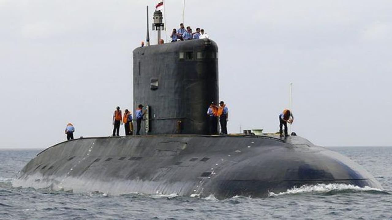 ಬಾಲಾಕೋಟ್ ದಾಳಿ ಬಳಿಕ ಪಾಕ್ ಸಬ್ಮರೀನ್ ಶೋಧಿಸಿದ್ದ ಭಾರತ ಬಾಲಾಕೋಟ್ ದಾಳಿ ಬಳಿಕ ಪಾಕ್ ಸಬ್ಮರೀನ್ ಶೋಧಿಸಿದ್ದ ಭಾರತ