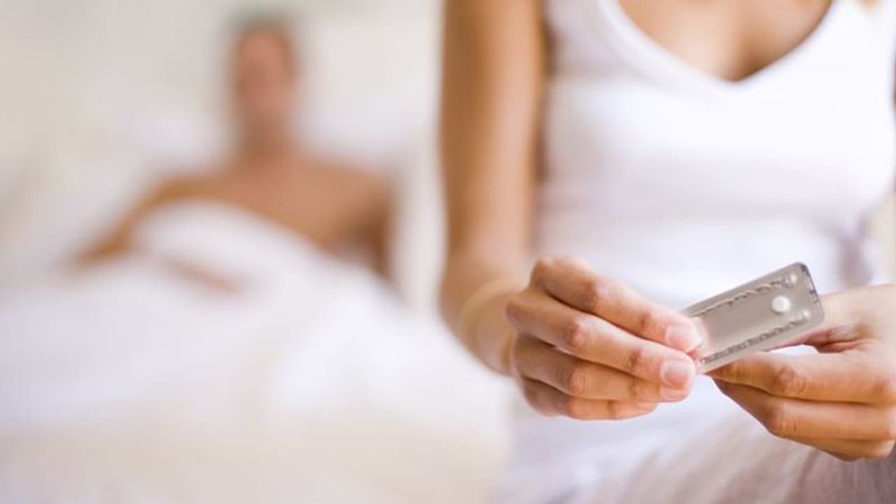 ഗർഭനിരോധന ഗുളികകൾ കഴിക്കുന്നവരുടെ ശ്രദ്ധയ്ക്ക്... ഗർഭനിരോധന ഗുളികകൾ കഴിക്കുന്നവരുടെ ശ്രദ്ധയ്ക്ക്...