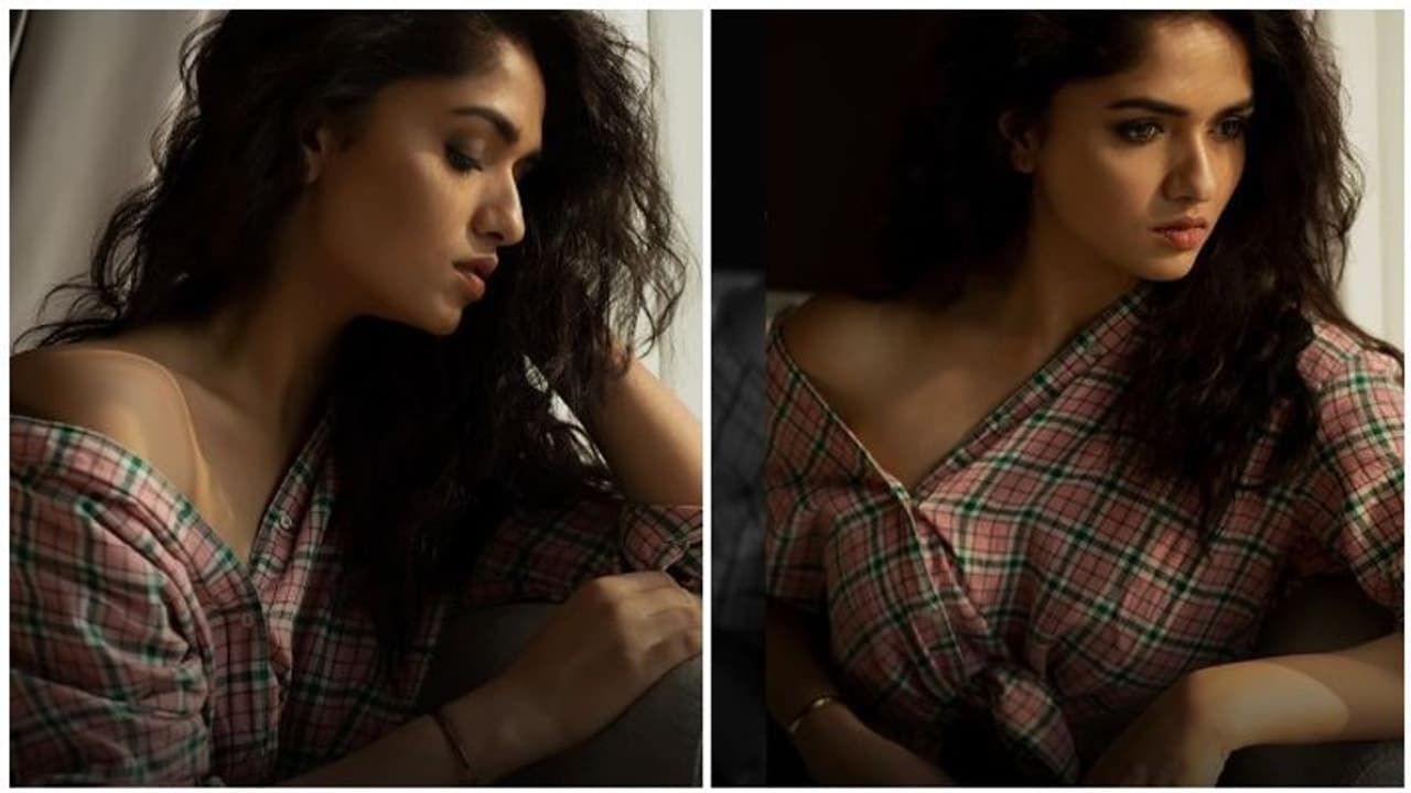 അറബി പയ്യനെ വിവാഹം കഴിക്കാന് നടി സുനൈന; സോഷ്യല് മീഡിയ പോസ്റ്റില് എല്ലാം മനസിലാക്കി ആരാധകര് അറബി പയ്യനെ വിവാഹം കഴിക്കാന് നടി സുനൈന; സോഷ്യല് മീഡിയ പോസ്റ്റില് എല്ലാം മനസിലാക്കി ആരാധകര്