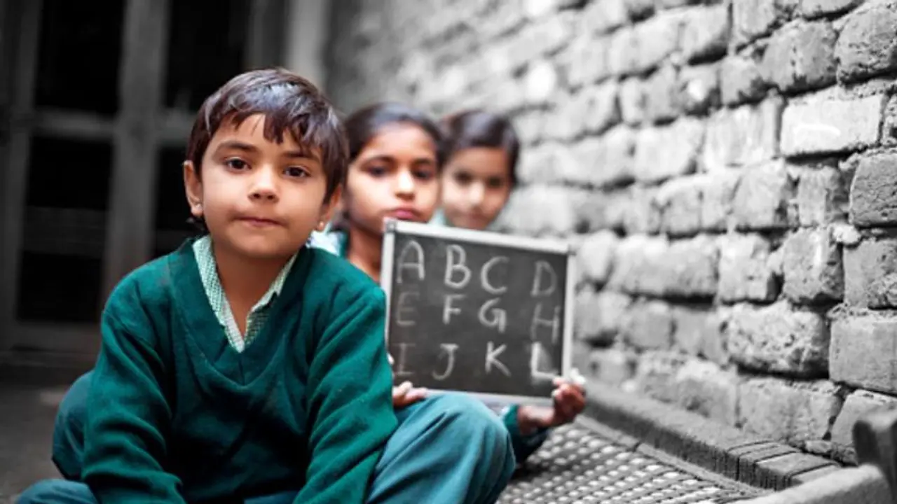 ছাত্রের সংখ্যা ১০ এরও কম, তাই বন্ধ হতে চলেছে প্রায় ১০০০ স্কুল ছাত্রের সংখ্যা ১০ এরও কম, তাই বন্ধ হতে চলেছে প্রায় ১০০০ স্কুল