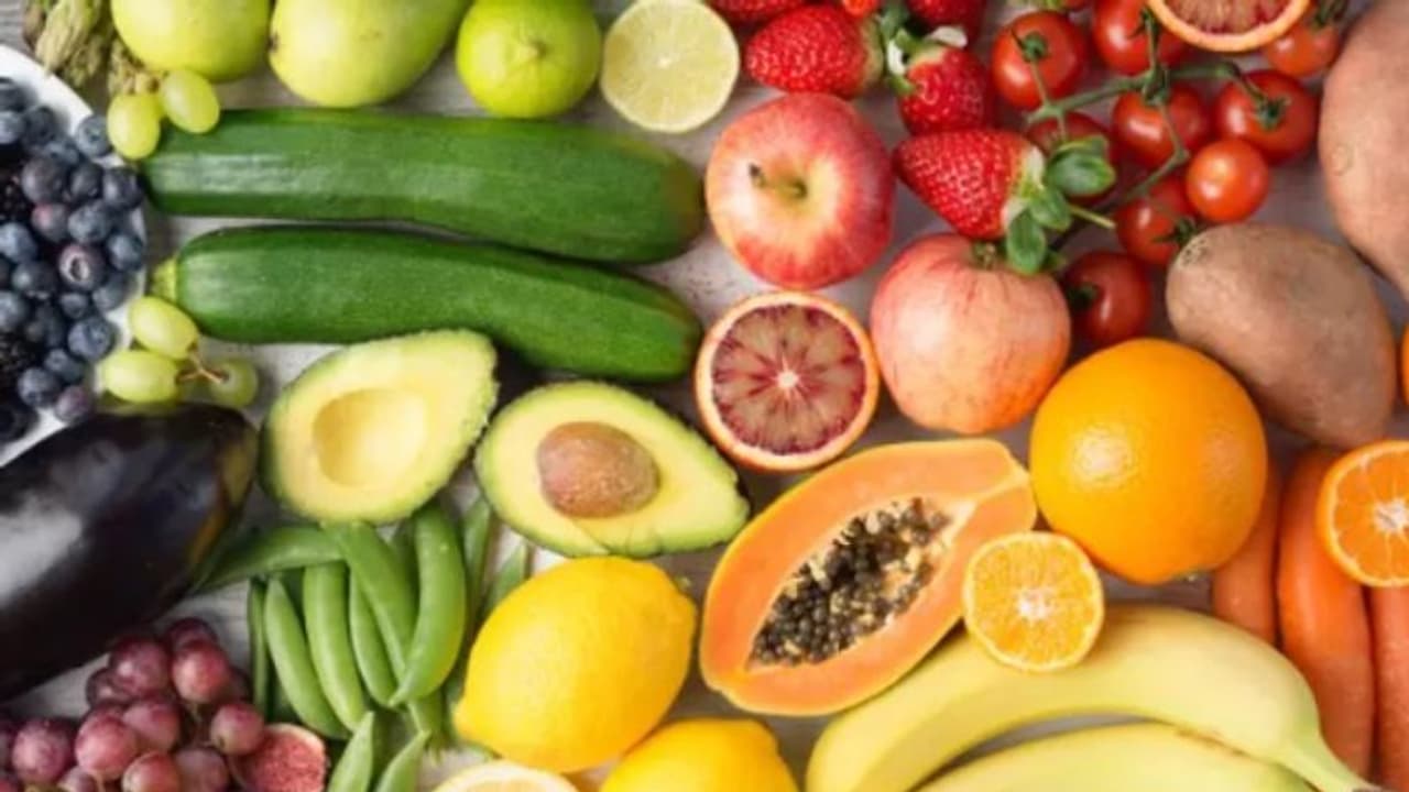 ഹൃദ്രോഗ സാധ്യത കുറയ്ക്കാൻ ഈ 3 ഭക്ഷണങ്ങൾ കഴിക്കൂ ഹൃദ്രോഗ സാധ്യത കുറയ്ക്കാൻ ഈ 3 ഭക്ഷണങ്ങൾ കഴിക്കൂ