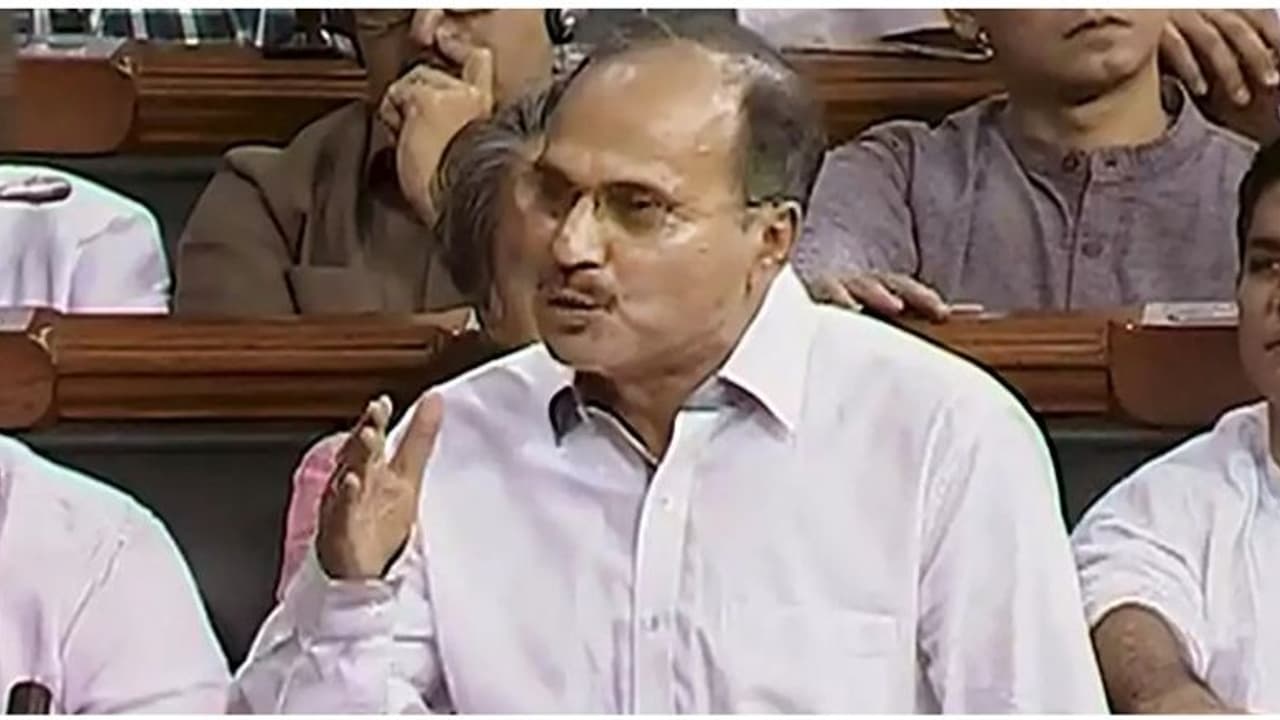 അധിര് രഞ്ജന് ചൗധരി ലോക്സഭാ പ്രതിപക്ഷ നേതൃസ്ഥാനത്ത് തുടരും അധിര് രഞ്ജന് ചൗധരി ലോക്സഭാ പ്രതിപക്ഷ നേതൃസ്ഥാനത്ത് തുടരും