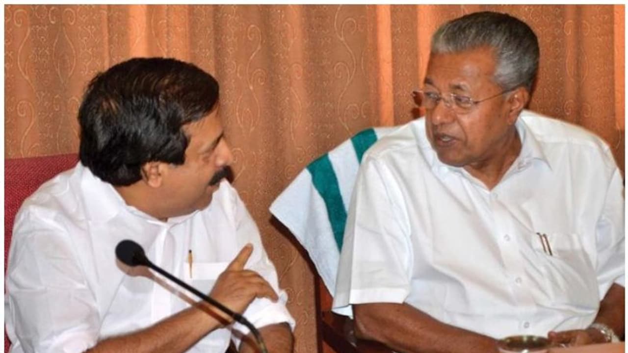 മാധ്യമ സ്വാതന്ത്ര്യം; മരുഭൂമിയിലെ പച്ചത്തുരുത്താണ് കേരളമെന്ന് പിണറായി വിജയൻ മാധ്യമ സ്വാതന്ത്ര്യം; മരുഭൂമിയിലെ പച്ചത്തുരുത്താണ് കേരളമെന്ന് പിണറായി വിജയൻ