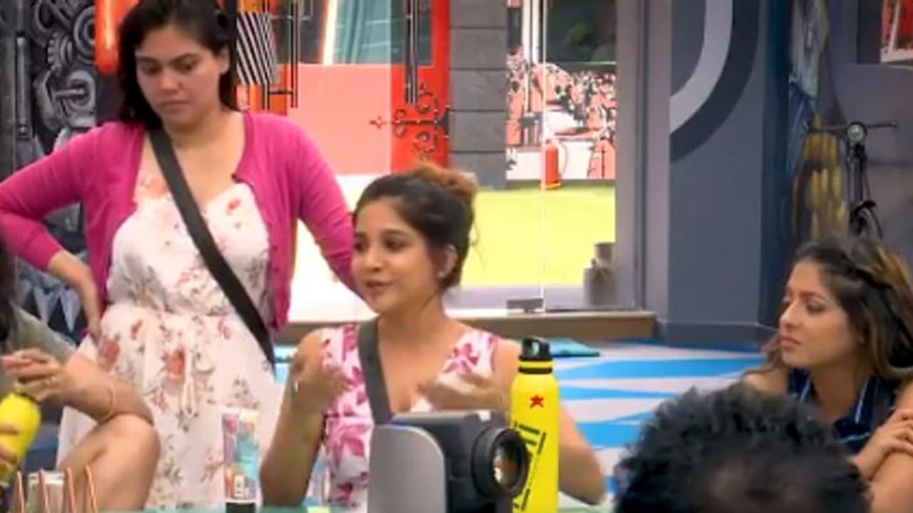 ஷெரினை உஷார் பண்ணி பிரண்டா வச்சிக்கோ..! காதல் வலை போட்ட கவின்..! ஷெரினை உஷார் பண்ணி பிரண்டா வச்சிக்கோ..! காதல் வலை போட்ட கவின்..!