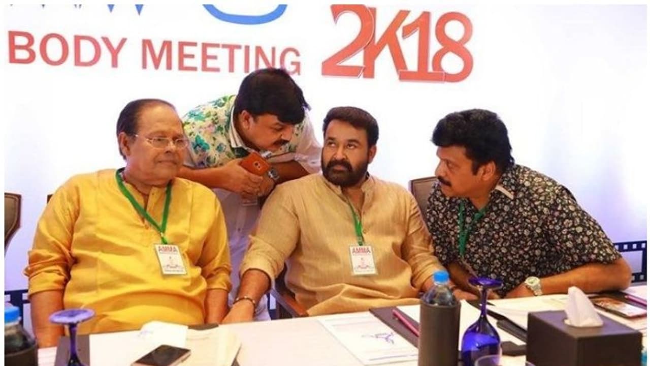 'അമ്മ'യുടെ എക്സിക്യൂട്ടീവ് യോഗം ഇന്ന് കൊച്ചിയില് 'അമ്മ'യുടെ എക്സിക്യൂട്ടീവ് യോഗം ഇന്ന് കൊച്ചിയില്