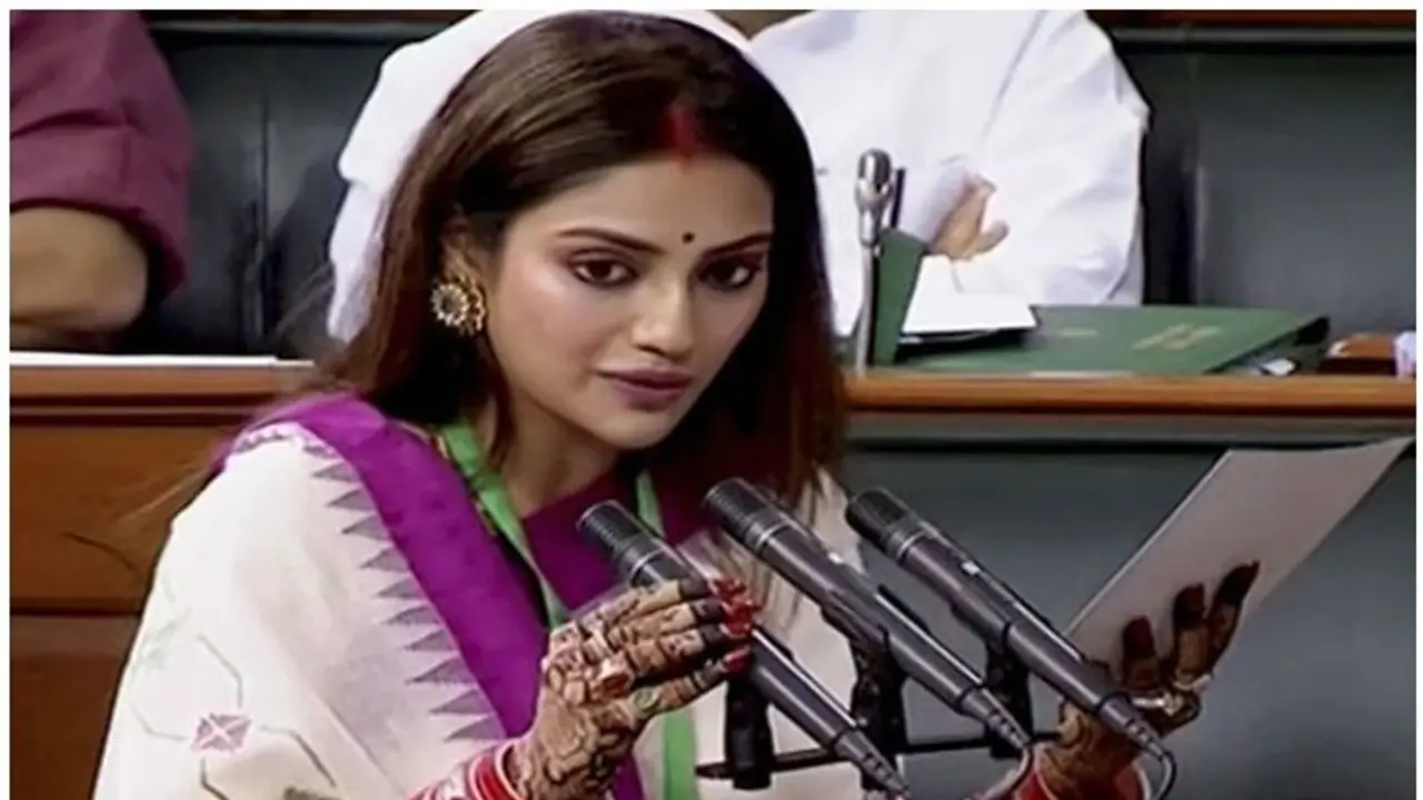 নুসরত কি বিজেপিতে যোগ দেবেন! তৃণমূলেরই 'মৌলবাদী' নেতার নিশানায় তারকা সাংসদ নুসরত কি বিজেপিতে যোগ দেবেন! তৃণমূলেরই 'মৌলবাদী' নেতার নিশানায় তারকা সাংসদ