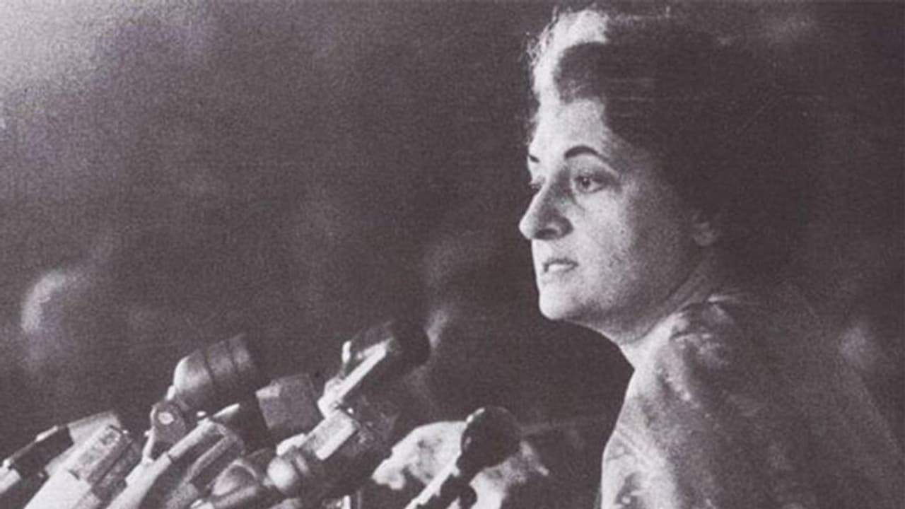 അടിയന്തരാവസ്ഥ പ്രഖ്യാപിച്ചതിന് തലേദിവസത്തെ ആ രാത്രി... അടിയന്തരാവസ്ഥ പ്രഖ്യാപിച്ചതിന് തലേദിവസത്തെ ആ രാത്രി...