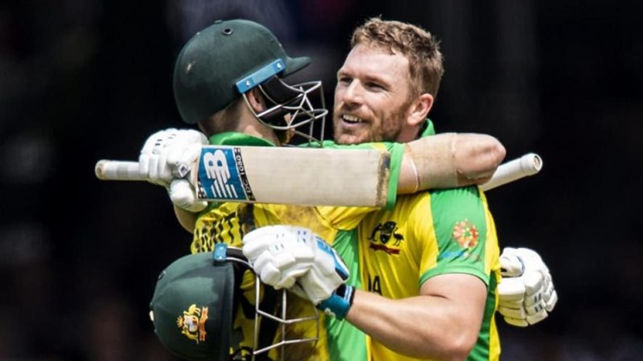 ಆ್ಯರೋನ್ ಫಿಂಚ್ ಶತಕ ಇಂಗ್ಲೆಂಡ್ಗೆ ಕಠಿಣ ಗುರಿ ನೀಡಿದ ಆಸೀಸ್! ಆ್ಯರೋನ್ ಫಿಂಚ್ ಶತಕ ಇಂಗ್ಲೆಂಡ್ಗೆ ಕಠಿಣ ಗುರಿ ನೀಡಿದ ಆಸೀಸ್!