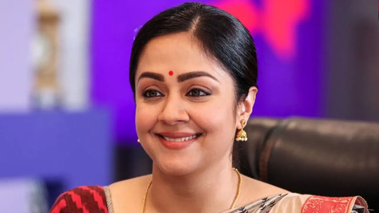 நல்ல எண்ணத்தில் பேசிய ஜோதிகா..!! அரசியல் ஆதாயம் தேடும் மத வெறி சக்திகள்... கொதிக்கிறது கம்யூனிஸ்ட் கட்சி..!! நல்ல எண்ணத்தில் பேசிய ஜோதிகா..!! அரசியல் ஆதாயம் தேடும் மத வெறி சக்திகள்... கொதிக்கிறது கம்யூனிஸ்ட் கட்சி..!!