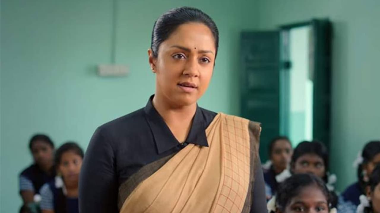 நடிகை ஜோதிகாவை கொதித்தெழ வைத்த தஞ்சை மருத்துவமனை... இப்படியெல்லாம் நடந்தால் கேள்வி கேட்கமாட்டார்களா? நடிகை ஜோதிகாவை கொதித்தெழ வைத்த தஞ்சை மருத்துவமனை... இப்படியெல்லாம் நடந்தால் கேள்வி கேட்கமாட்டார்களா?