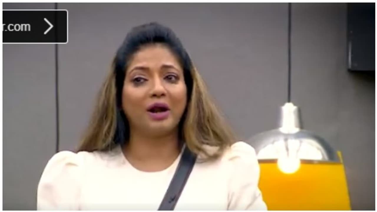 ரேஷ்மா வாழ்க்கையில் இவ்வளவு பெரிய சோகமா? கண்ணீரில் மூழ்கிய பிக்பாஸ் வீடு! ரேஷ்மா வாழ்க்கையில் இவ்வளவு பெரிய சோகமா? கண்ணீரில் மூழ்கிய பிக்பாஸ் வீடு!