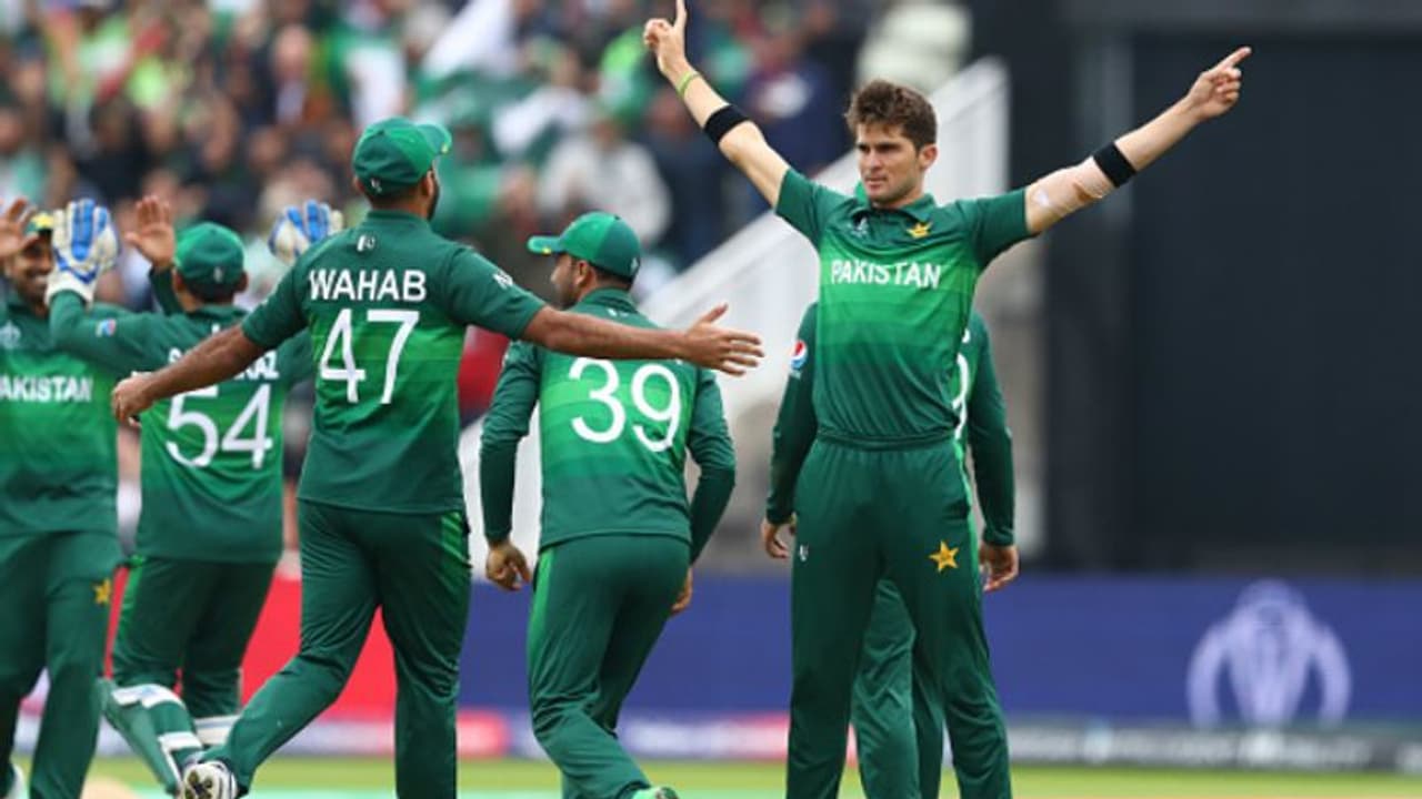 ಪಾಕ್‌ಗೆ ಸ್ಫರ್ಧಾತ್ಮಕ ಗುರಿ ನೀಡಿದ ಕಿವೀಸ್