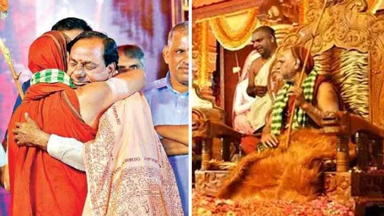 స్వరూపానందకు పుష్పాభిషేకం చేసిన కేసీఆర్ స్వరూపానందకు పుష్పాభిషేకం చేసిన కేసీఆర్