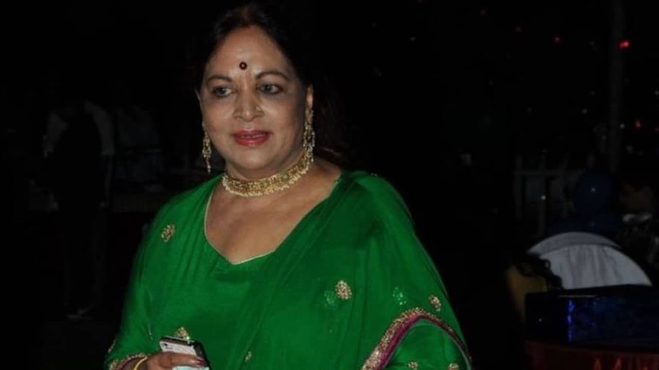 విజయనిర్మలగారిని ఎవరితోనూ పోల్చలేం: జీవితా రాజశేఖర్ విజయనిర్మలగారిని ఎవరితోనూ పోల్చలేం: జీవితా రాజశేఖర్