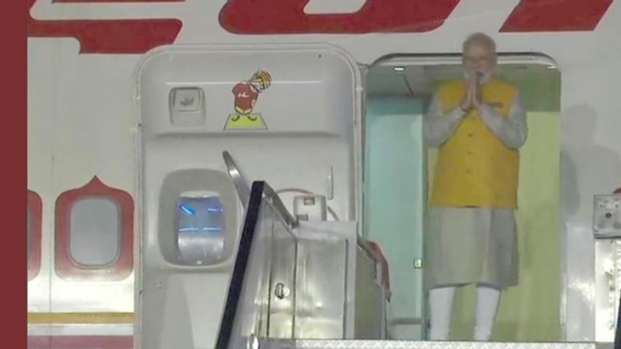 জি ২০ সম্মেলনে অংশ নিতে জাপান সফরে প্রধানমন্ত্রী জি ২০ সম্মেলনে অংশ নিতে জাপান সফরে প্রধানমন্ত্রী