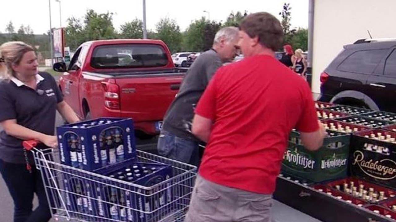 ബിയര് 'വാങ്ങി'തീര്ത്ത് നാട്ടുകാരുടെ നിരോധനം; നിയോ നാസികളുടെ സംഗീത നിശ നിരാശയായി ബിയര് 'വാങ്ങി'തീര്ത്ത് നാട്ടുകാരുടെ നിരോധനം; നിയോ നാസികളുടെ സംഗീത നിശ നിരാശയായി