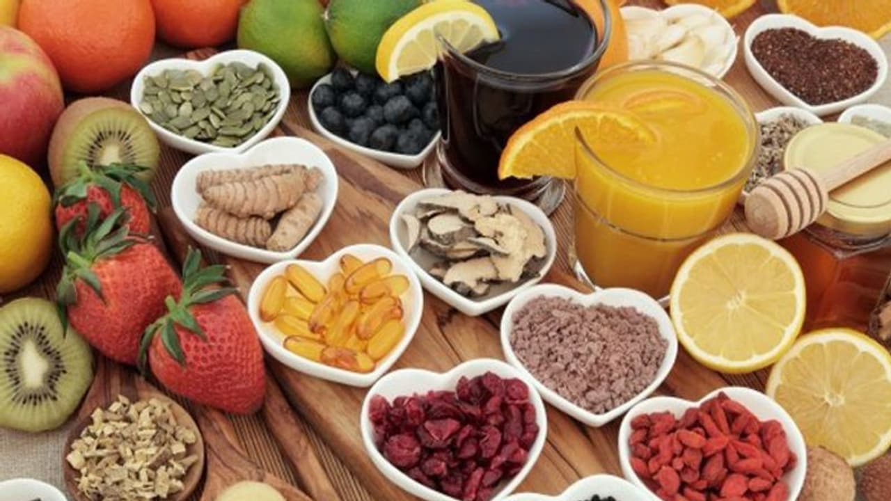 കൊളസ്ട്രോൾ കുറയ്ക്കാൻ സഹായിക്കുന്ന 7 ഭക്ഷണങ്ങൾ കൊളസ്ട്രോൾ കുറയ്ക്കാൻ സഹായിക്കുന്ന 7 ഭക്ഷണങ്ങൾ