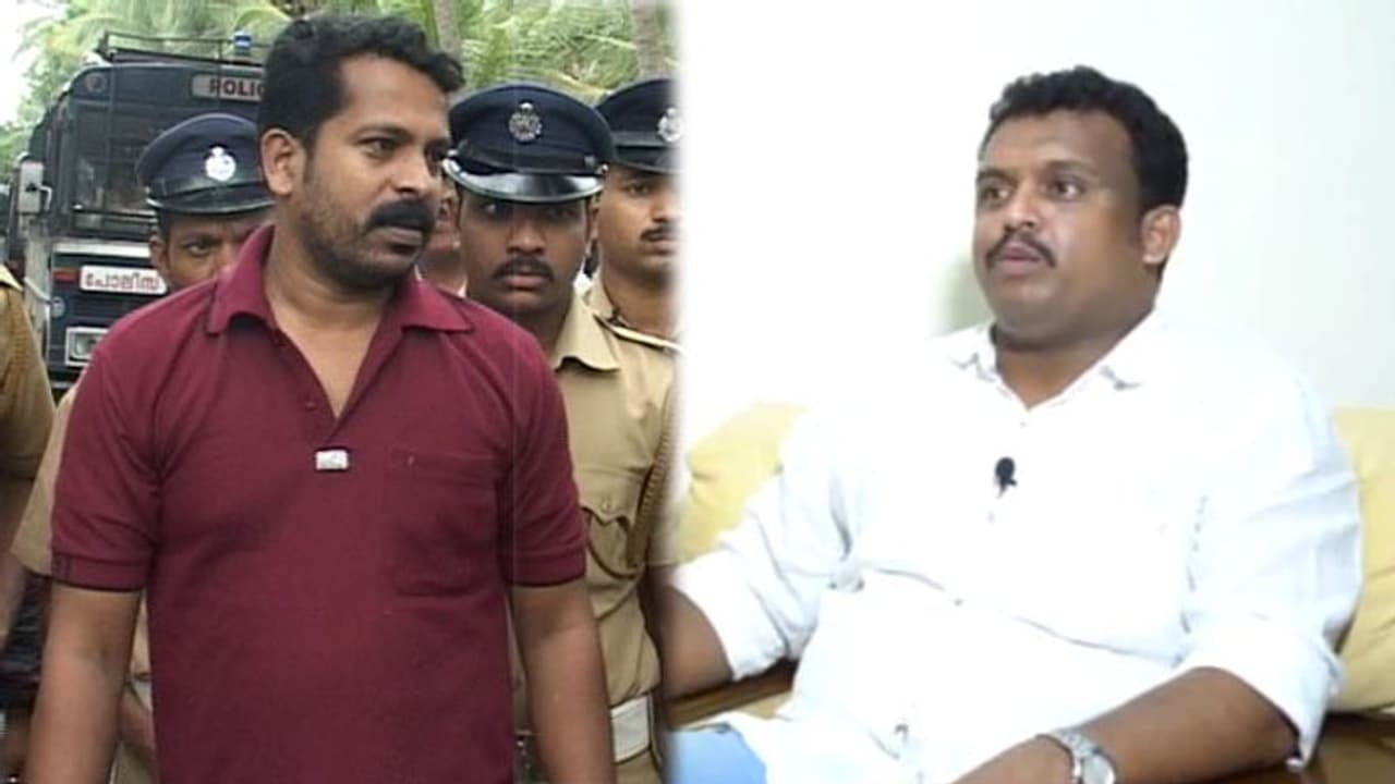 കൊത്തിക്കളയുമെന്ന് കൊടി സുനിയുടെ ഭീഷണി; ഖത്തറിലെ ഇന്ത്യന് എംബസിയില് പരാതിയുമായി കൊടുവളളി നഗരസഭാ കൗണ്സിലര് കൊത്തിക്കളയുമെന്ന് കൊടി സുനിയുടെ ഭീഷണി; ഖത്തറിലെ ഇന്ത്യന് എംബസിയില് പരാതിയുമായി കൊടുവളളി നഗരസഭാ കൗണ്സിലര്