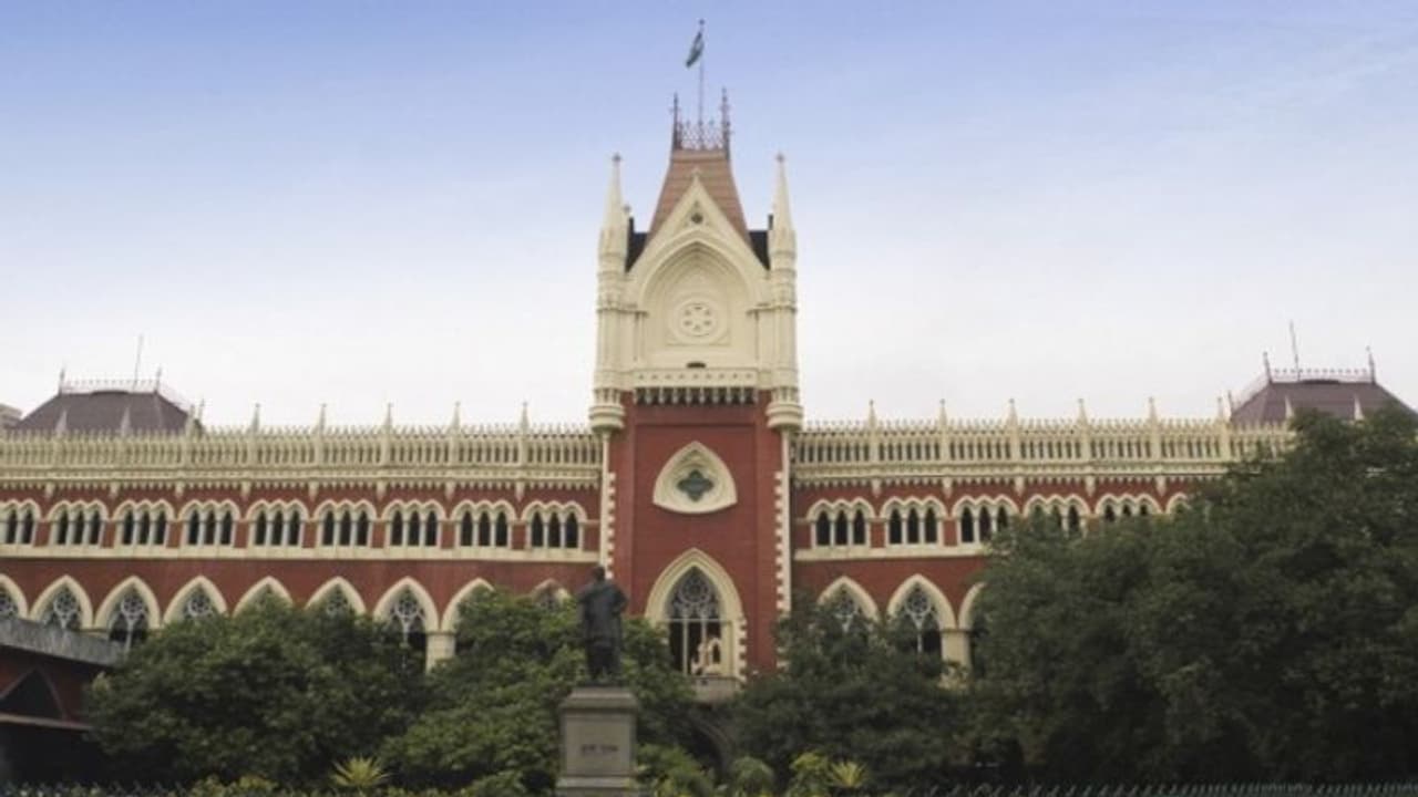 শাসক দলের হয়ে কাজ করছে পুলিশ, বনগাঁর ঘটনায় মন্তব্য ক্ষুব্ধ বিচারপতির