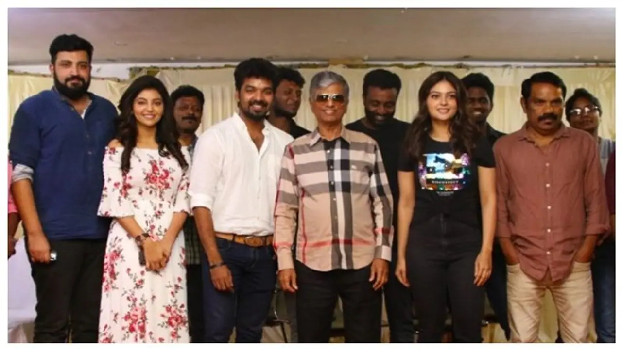 ’ஒரே நேரத்துல எத்தனை பேருக்குத்தான் ‘ஐ லவ் யூ’ சொல்வீங்க?’...இளைஞிகளை விளாசும் விஜய்யின் தந்தை எஸ்.ஏ.சி.