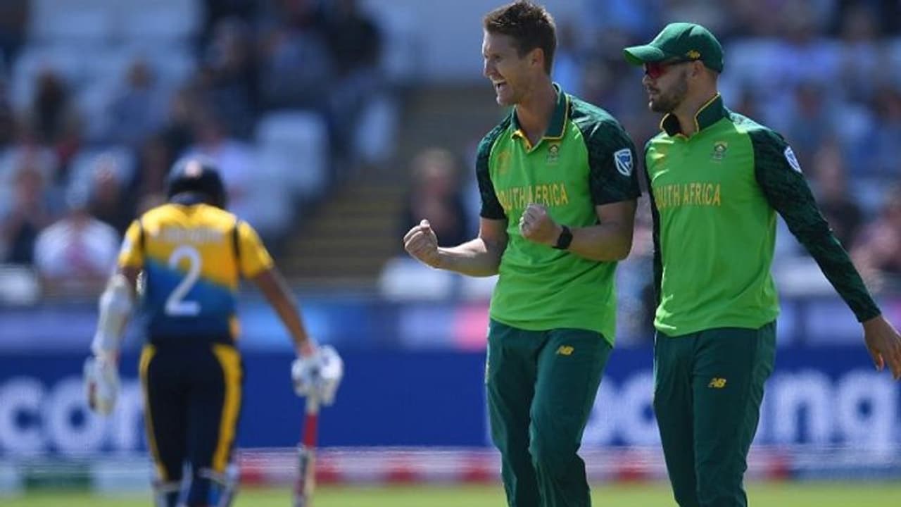 ವಿಶ್ವಕಪ್ 2019: ಸೌತ್ ಆಫ್ರಿಕಾಗೆ ಸುಲಭ ಗುರಿ ನೀಡಿದ ಶ್ರೀಲಂಕಾ! ವಿಶ್ವಕಪ್ 2019: ಸೌತ್ ಆಫ್ರಿಕಾಗೆ ಸುಲಭ ಗುರಿ ನೀಡಿದ ಶ್ರೀಲಂಕಾ!