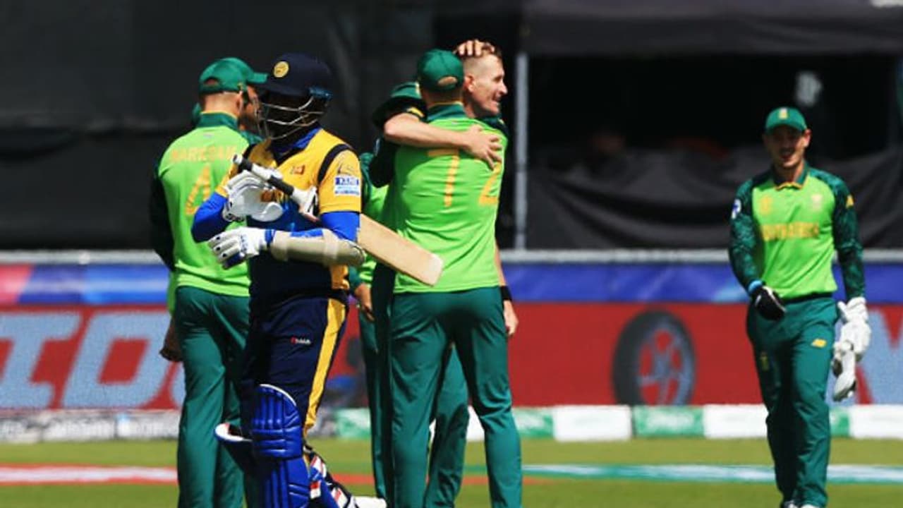 প্রোটিয়া পেসারদের দাপটে পথ হারাল শ্রীলঙ্কা! এবার আশা লঙ্কাকাণ্ডের প্রোটিয়া পেসারদের দাপটে পথ হারাল শ্রীলঙ্কা! এবার আশা লঙ্কাকাণ্ডের