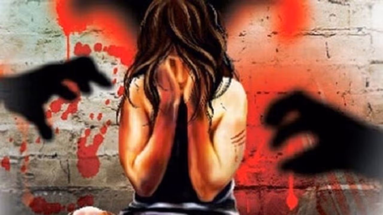 ఒడిషా మహిళపై హైదరాబాద్లో గ్యాంగ్రేప్, నిందితులది అదే రాష్ట్రం ఒడిషా మహిళపై హైదరాబాద్లో గ్యాంగ్రేప్, నిందితులది అదే రాష్ట్రం