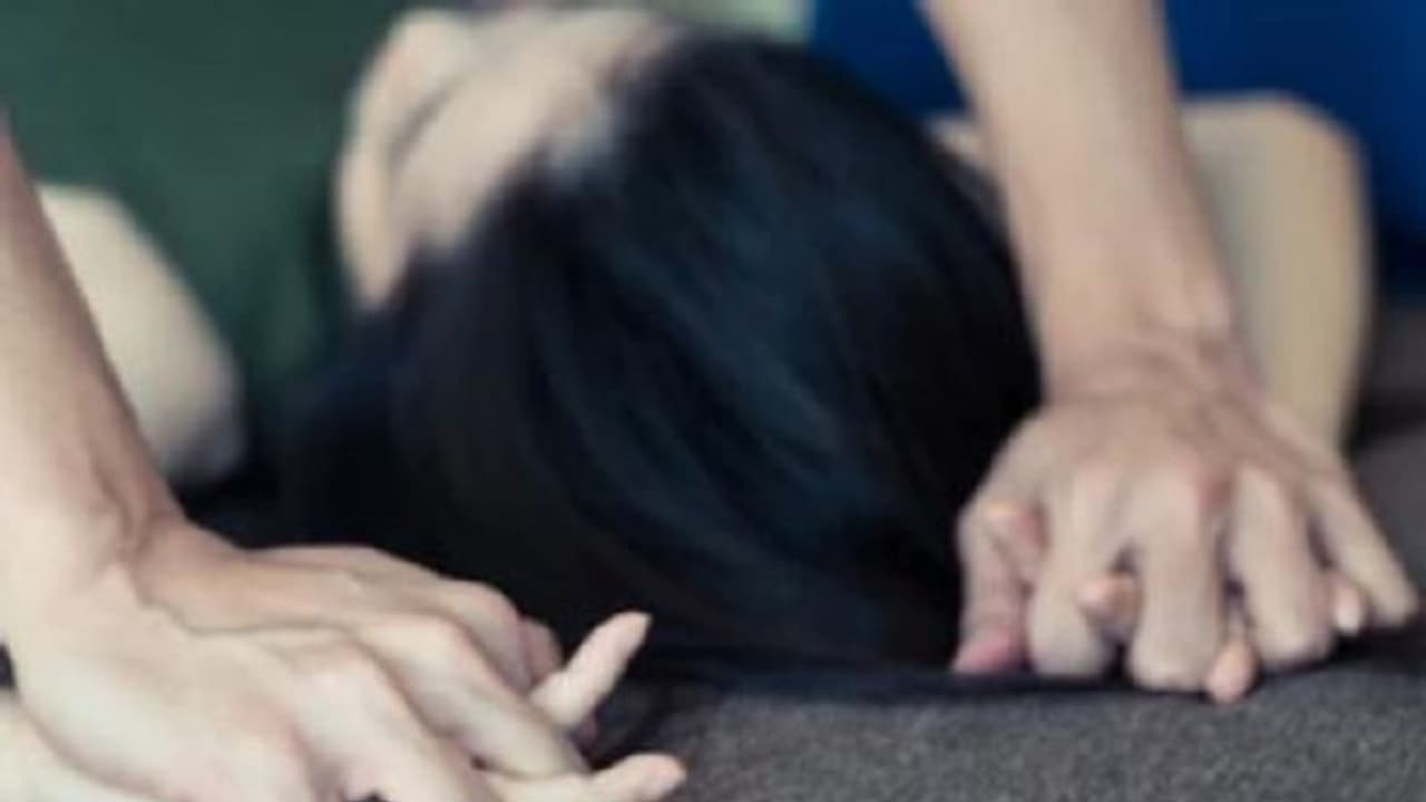 14 வயது மாணவியை பல முறை கற்பழித்த 17 வயது மாணவன் !! கர்ப்பமானதால் அதிர்ச்சி !! 14 வயது மாணவியை பல முறை கற்பழித்த 17 வயது மாணவன் !! கர்ப்பமானதால் அதிர்ச்சி !!