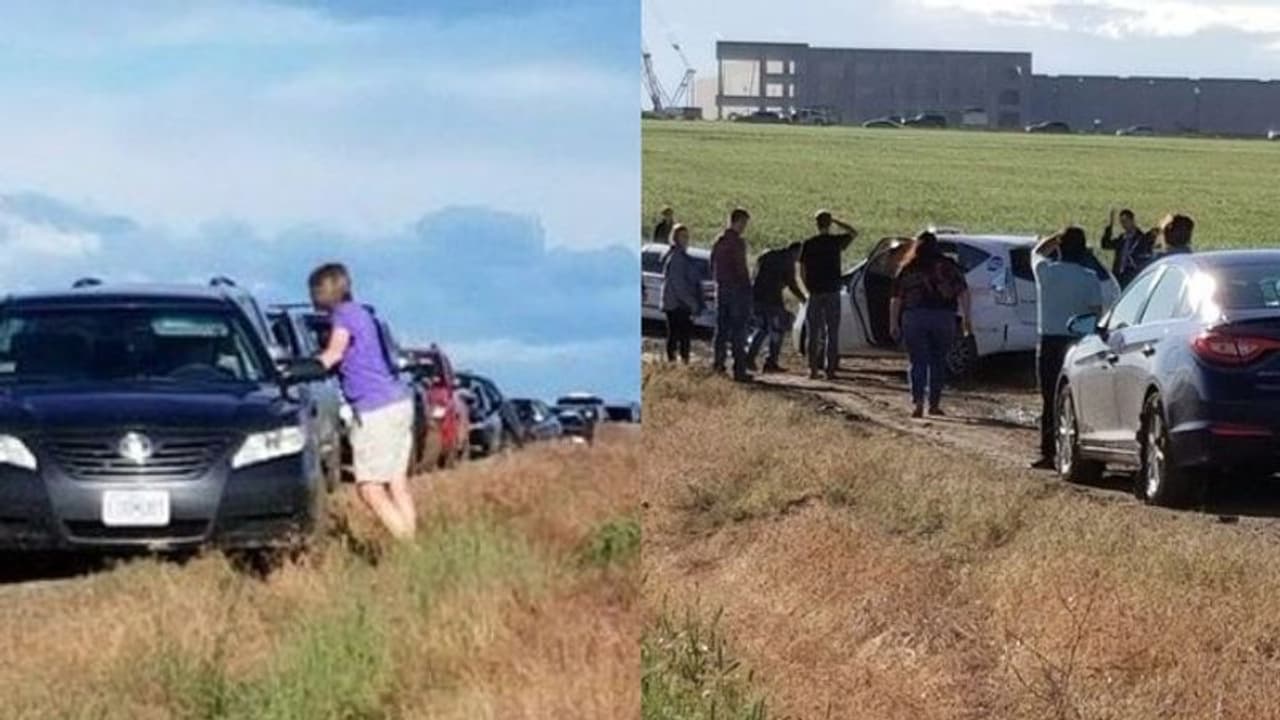 ഗൂഗിൾ മാപ് ചതിച്ചു: നൂറോളം ഡ്രൈവർമാർ ചളിയിൽ കുടുങ്ങി ഗൂഗിൾ മാപ് ചതിച്ചു: നൂറോളം ഡ്രൈവർമാർ ചളിയിൽ കുടുങ്ങി