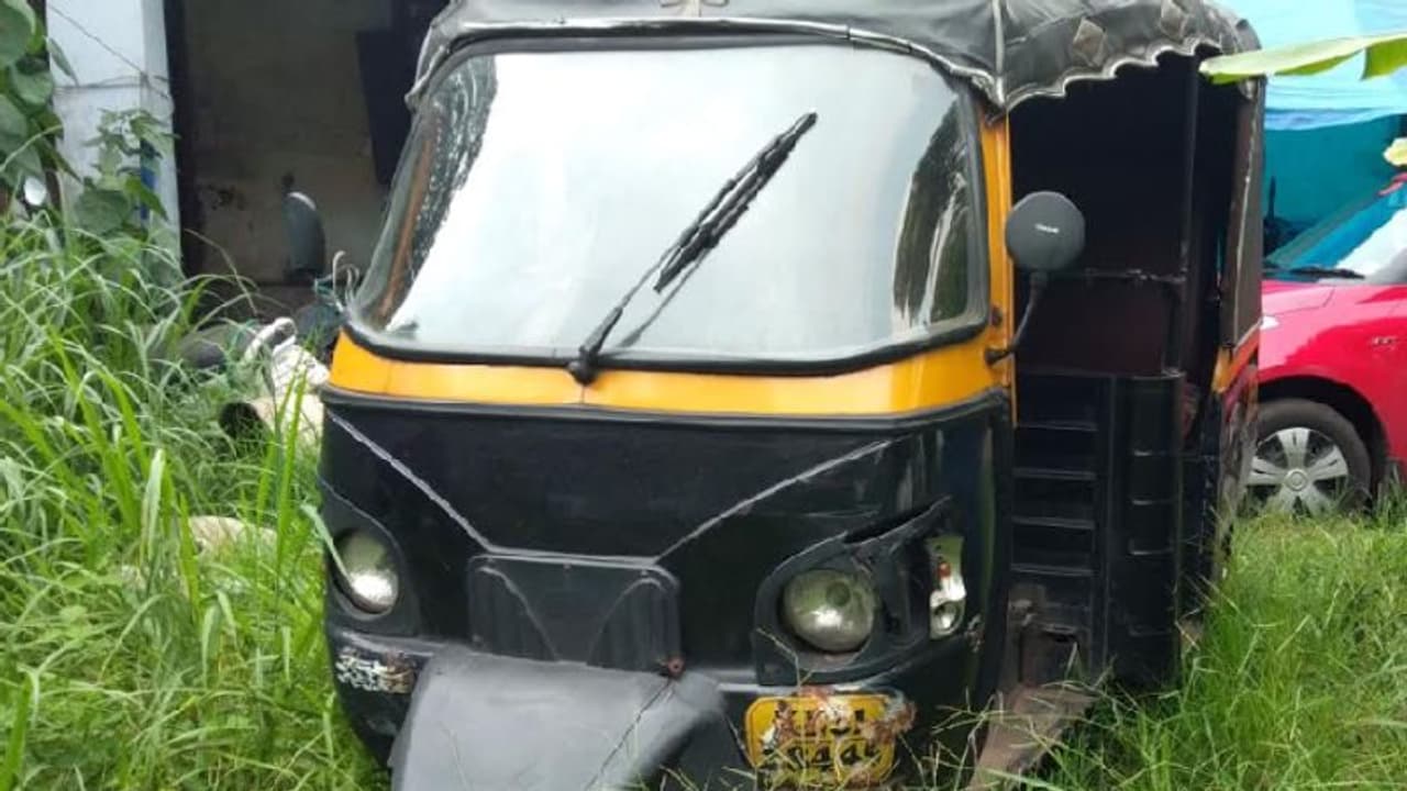 ಹುನಗುಂದದ ಕಮತಗಿಯಲ್ಲಿ ಟಂಟಂನಲ್ಲೇ ಮಗುವಿಗೆ ಜನ್ಮ ನೀಡಿದ ತಾಯಿ ಹುನಗುಂದದ ಕಮತಗಿಯಲ್ಲಿ ಟಂಟಂನಲ್ಲೇ ಮಗುವಿಗೆ ಜನ್ಮ ನೀಡಿದ ತಾಯಿ