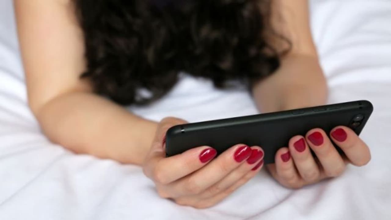 പോണ് കാണാന് പറ്റാത്ത ഫോണ് വില്ക്കണം; അമേരിക്കന് സംസ്ഥാനത്തെ പുതിയ നിയമം പോണ് കാണാന് പറ്റാത്ത ഫോണ് വില്ക്കണം; അമേരിക്കന് സംസ്ഥാനത്തെ പുതിയ നിയമം