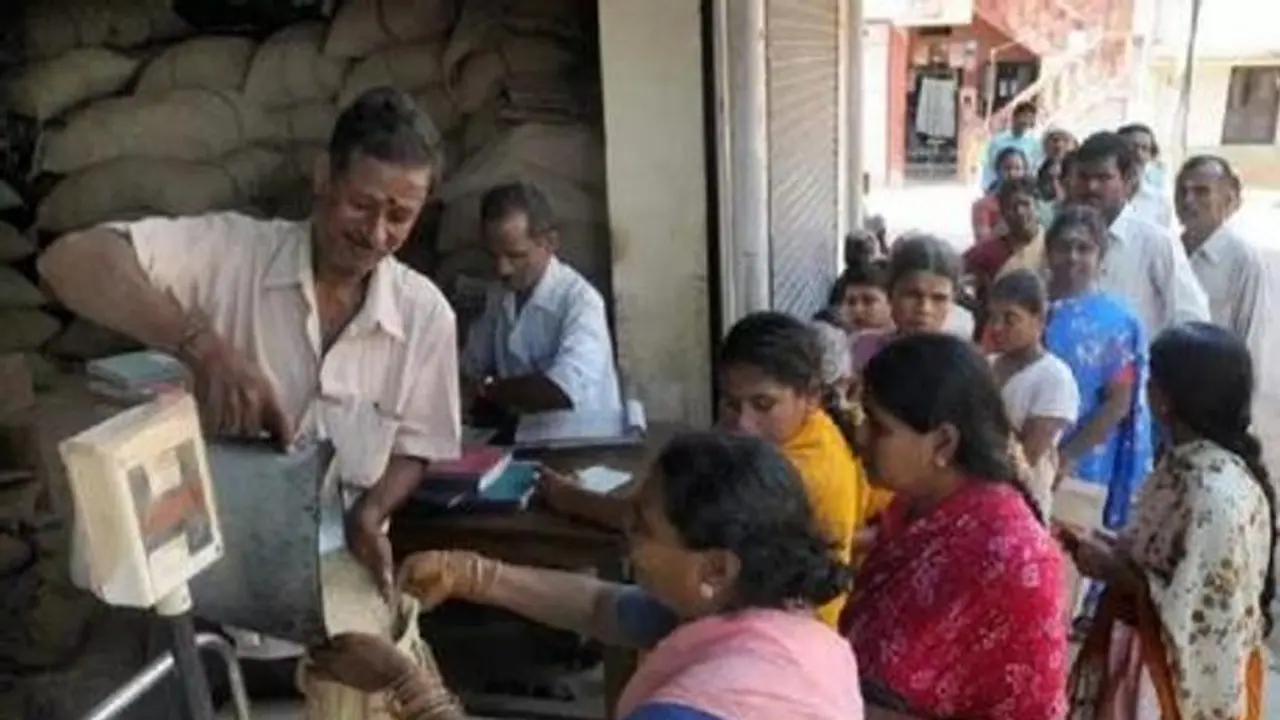 மக்களே..! இன்னும் 5 நாட்கள் தான் இருக்கு.."சர்க்கரை அட்டையை..அரிசிக்கான அட்டையாக" மாற்றிக்கொள்ளலாம்..! மக்களே..! இன்னும் 5 நாட்கள் தான் இருக்கு.."சர்க்கரை அட்டையை..அரிசிக்கான அட்டையாக" மாற்றிக்கொள்ளலாம்..!